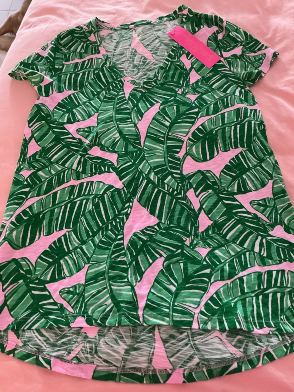 Lilly Pulitzer Etta t shirt let’s go bananas Banana Leaf Print Tee on Pink XS